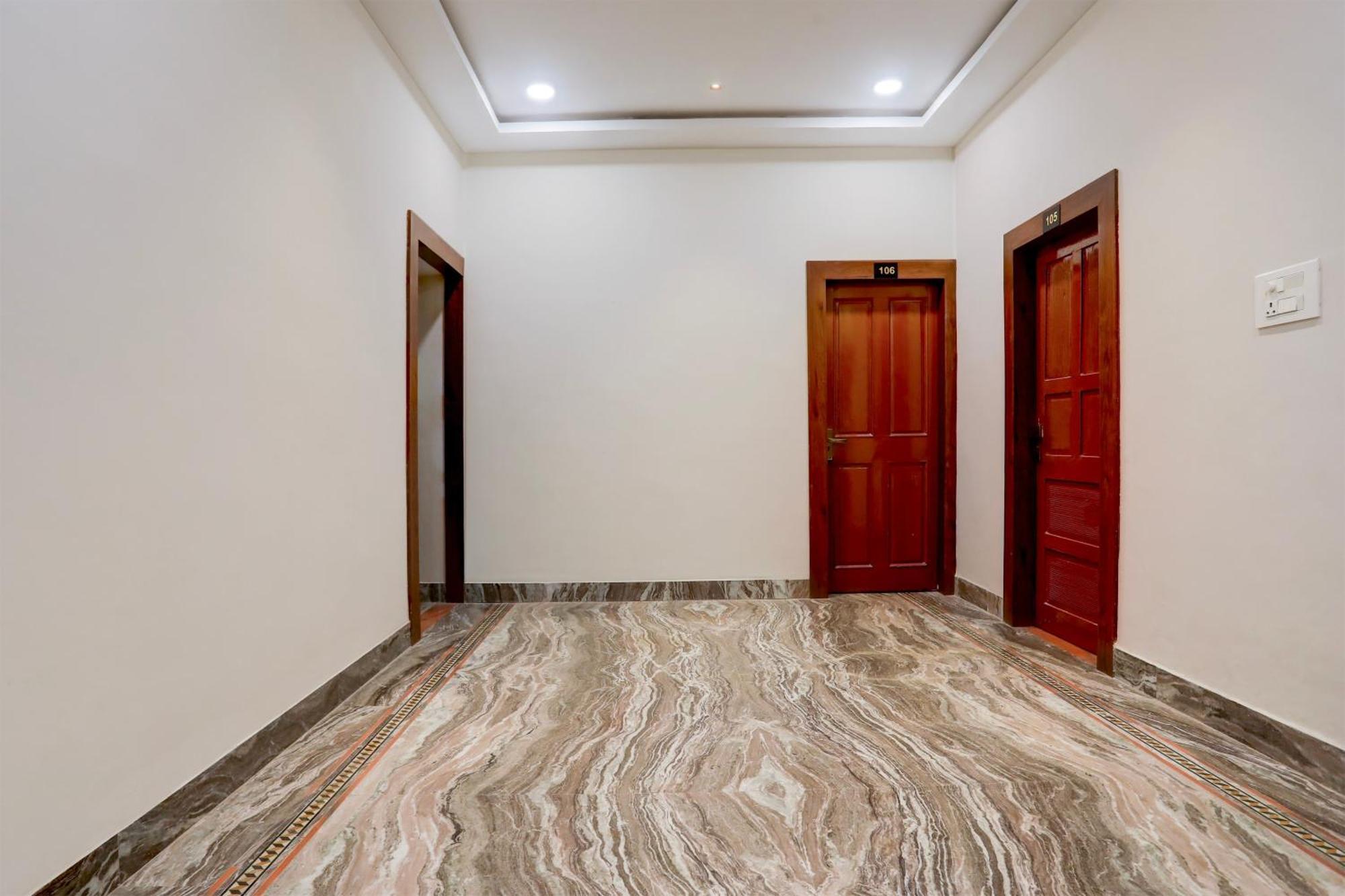 Rāipur Hotel O Currency Inn מראה חיצוני תמונה